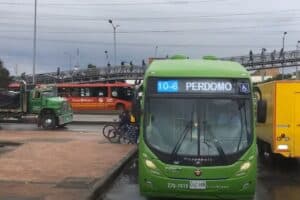 Bus alimentador Portal Sur TransMilenio Bogotá